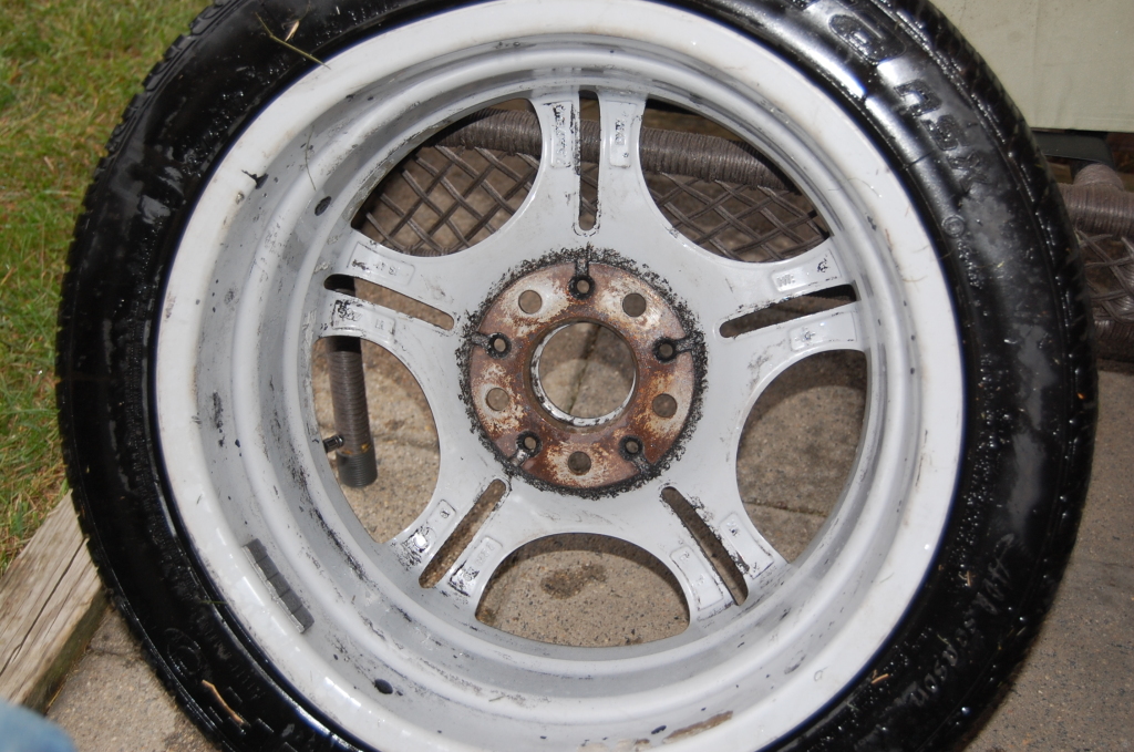 19cfdc670ea2dbeb7ac6e12ad0745eb8  Refinish/Restore Curb Rashed wheels