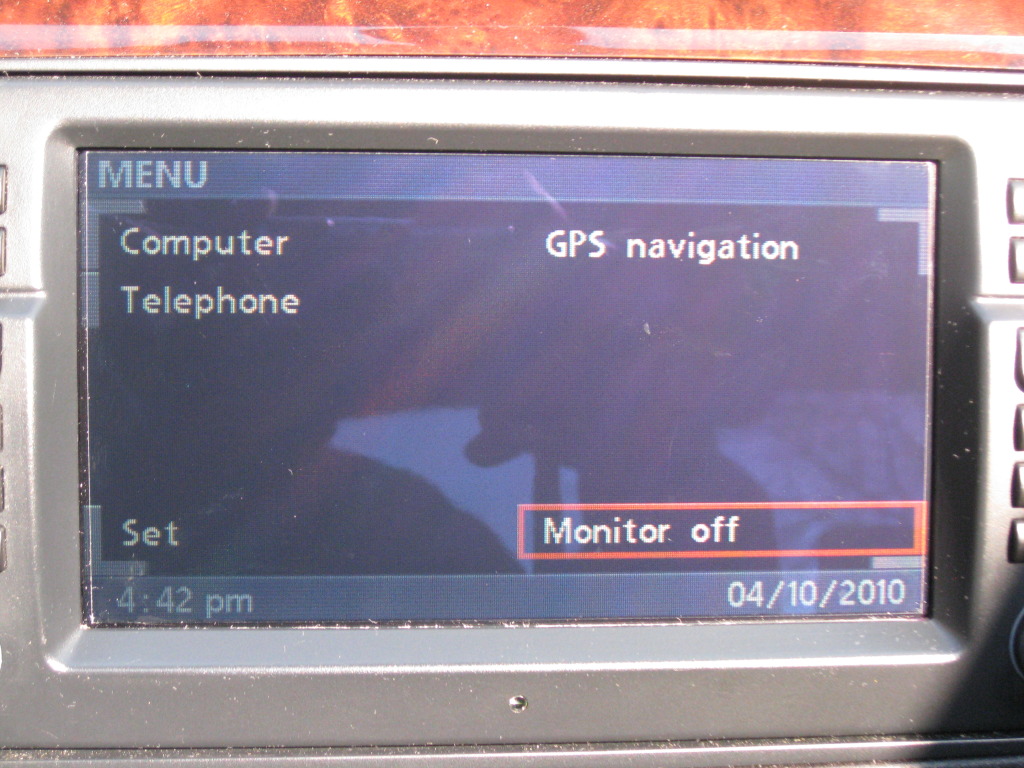 5ee4d583b62e3e7c9094cc23c97863cd  Fix scratches on navigation LCD display